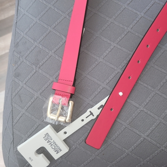 MICHAEL KORS HOT PINK QUILTED BELT BAG CROSSBODY BAG NWT - Picture 5 of 9